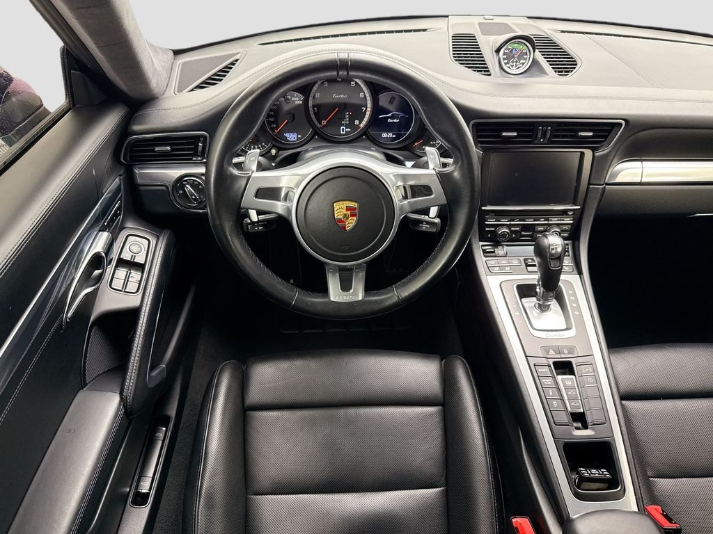 Thumbnail: 2016 Porsche 911 - 13