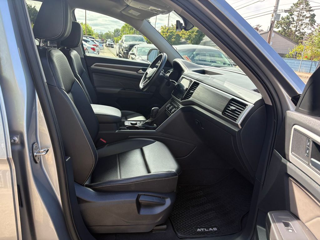 2022 Volkswagen Atlas 2.0T SE w/Technology