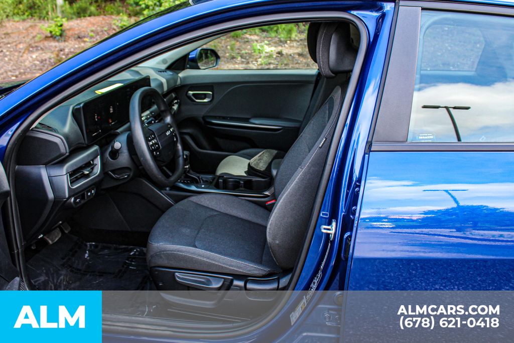 Used 2025 Blue Kia LXS image 17