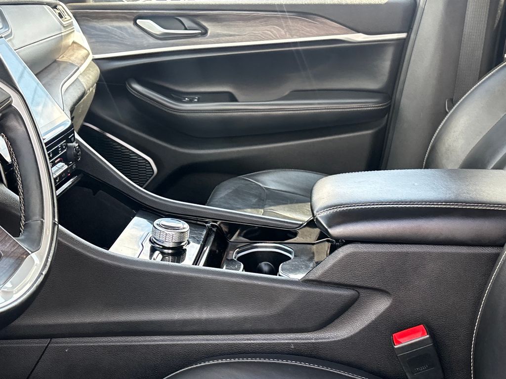 Used Car 2022 Jeep Grand Cherokee  Limited For Sale Under $30,000 In Austin, Texas