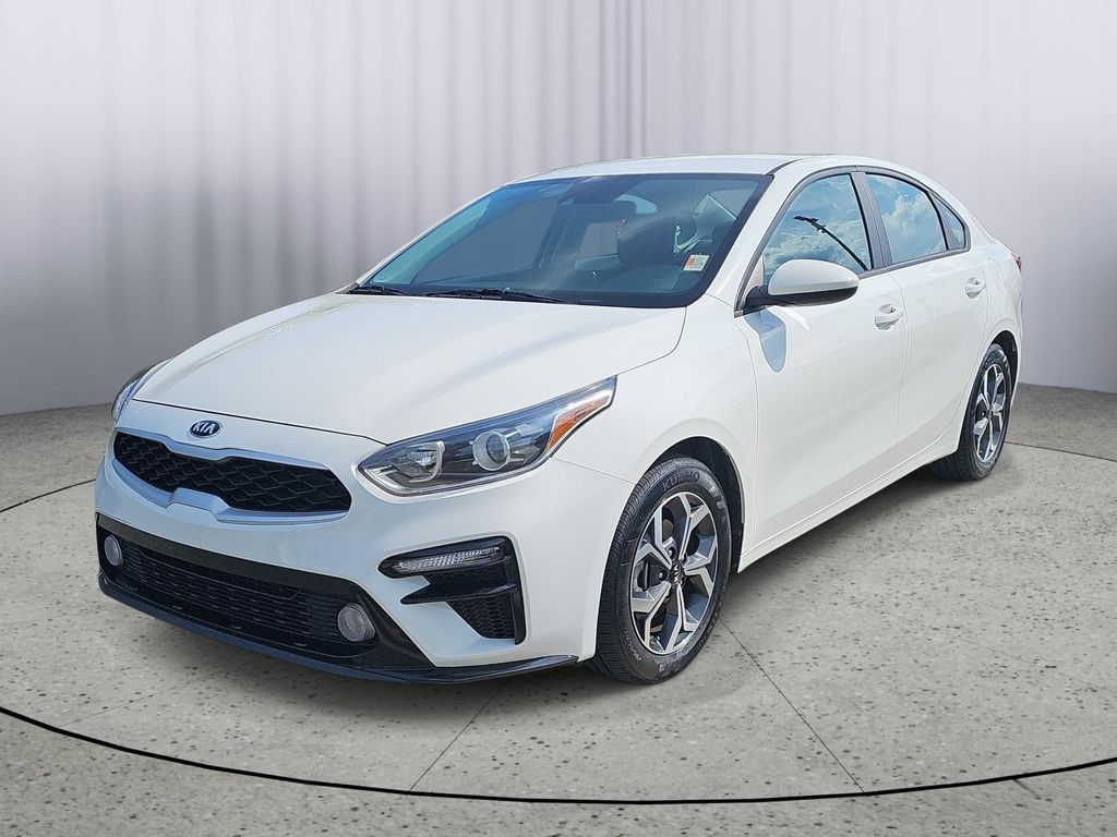Used 2021 White Kia LXS image 7
