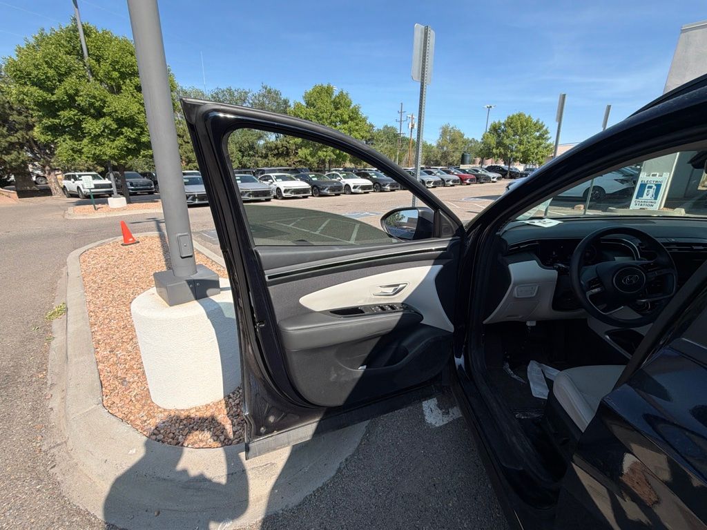 Used 2024 Blue Hyundai SEL Convenience image 11
