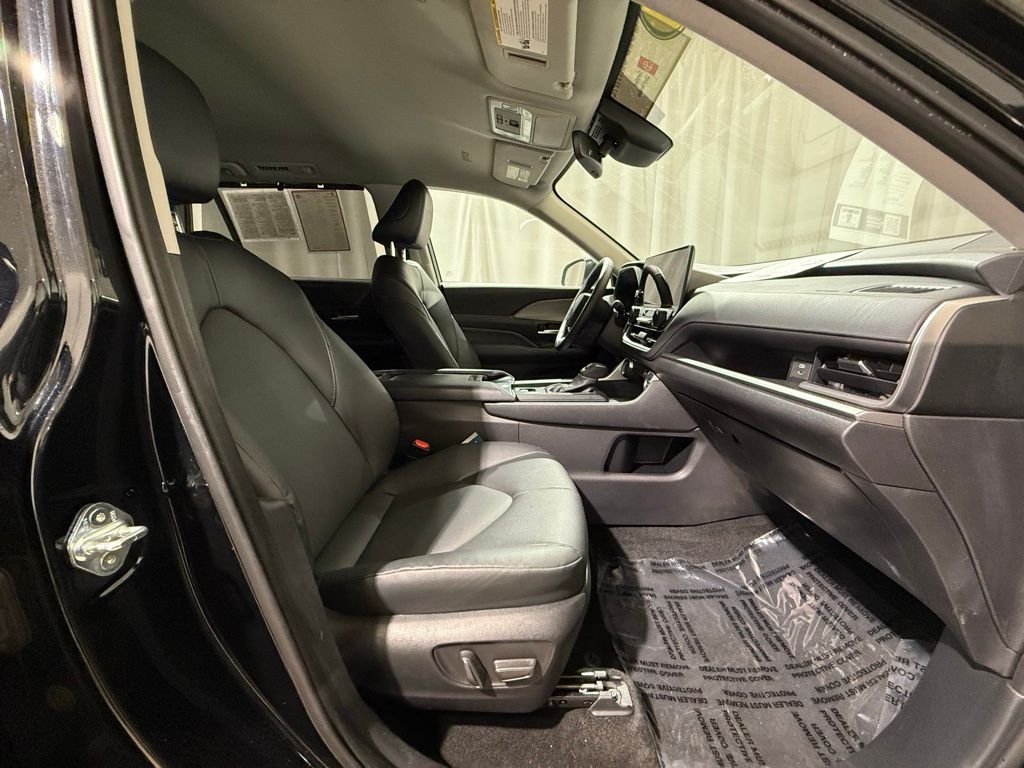 Thumbnail: 2025 Toyota Grand Highlander - 22