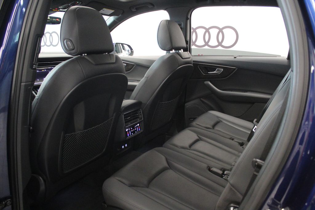 Thumbnail: 2020 Audi Q7 - 28