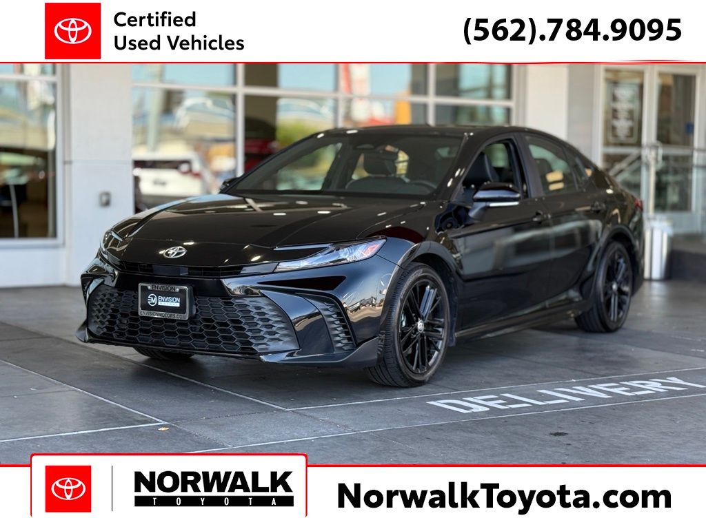 2025 Toyota Camry SE FWD