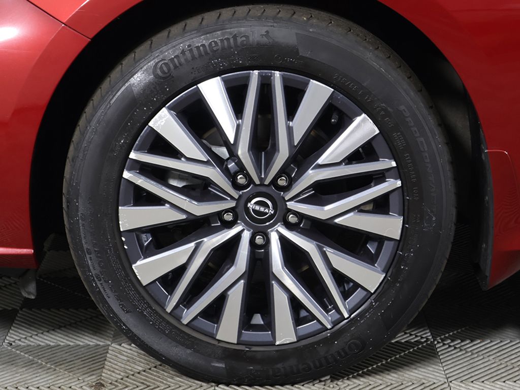 Used 2023 Red Nissan 2.5 SV image 18
