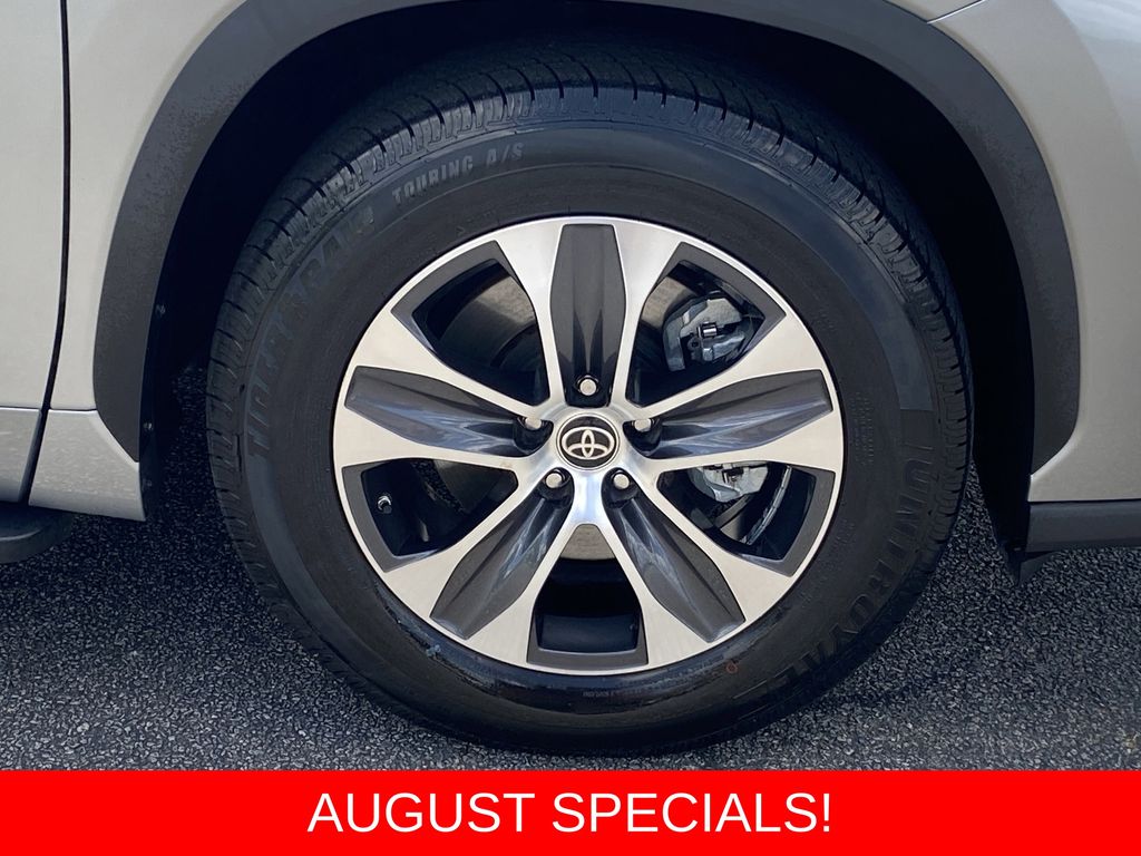 Used 2023 Toyota Highlander SUV