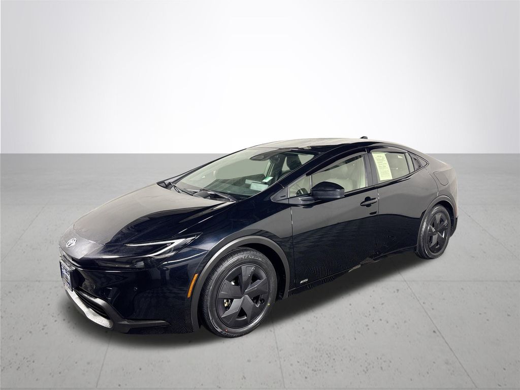 2023 Toyota Prius LE photo 2