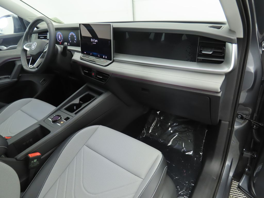 Thumbnail: 2025 Volkswagen Tiguan - 18
