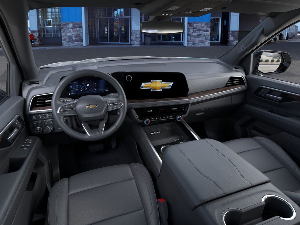 2025 Chevrolet Suburban LT