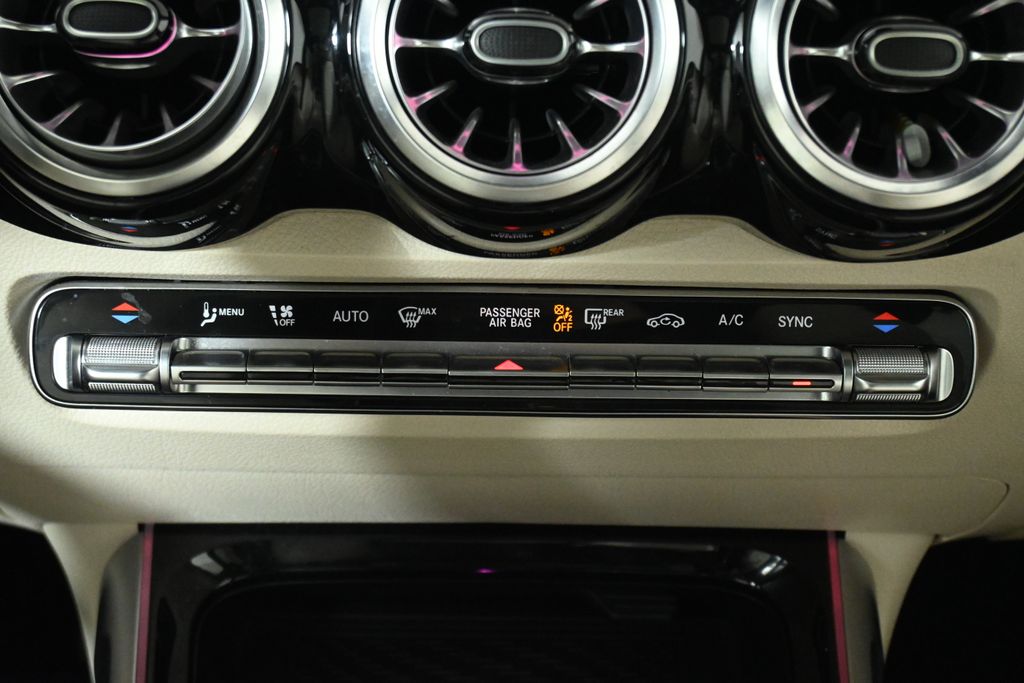 Thumbnail: 2024 Mercedes-Benz GLB - 22