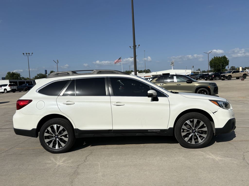 2016 Subaru Outback 2.5i White at Gullo Toyota