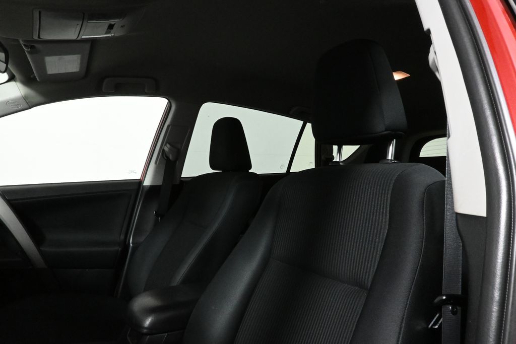 Thumbnail: 2017 Toyota RAV4 - 4
