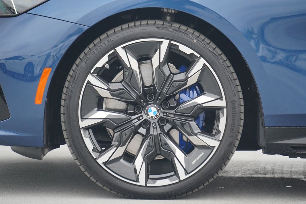 2025 BMW 5 Series 540i xDrive 5