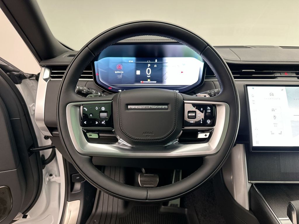 2025 Land Rover Range Rover SE 15
