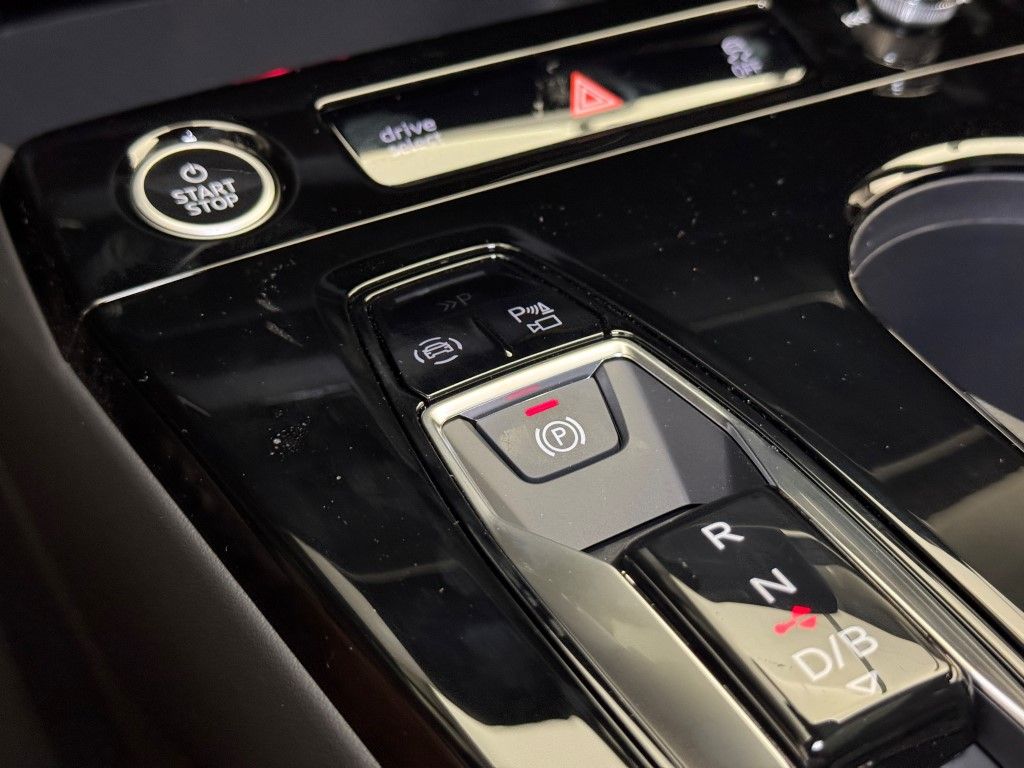 Thumbnail: 2025 Audi A6 - 29
