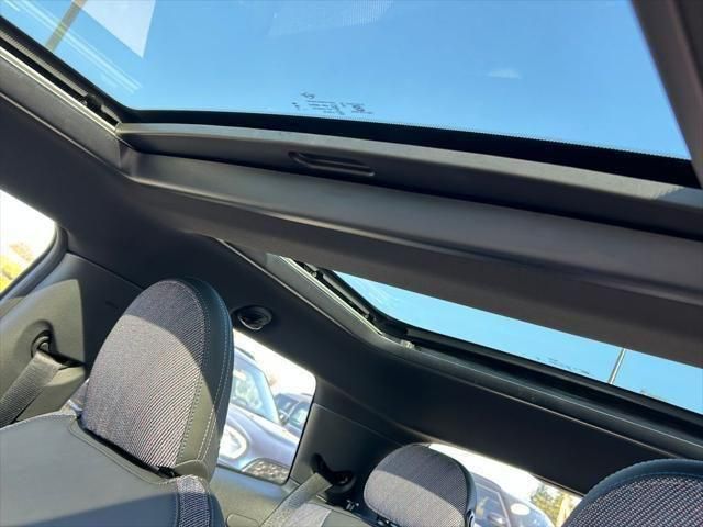 Thumbnail: 2026 MINI Cooper - 15