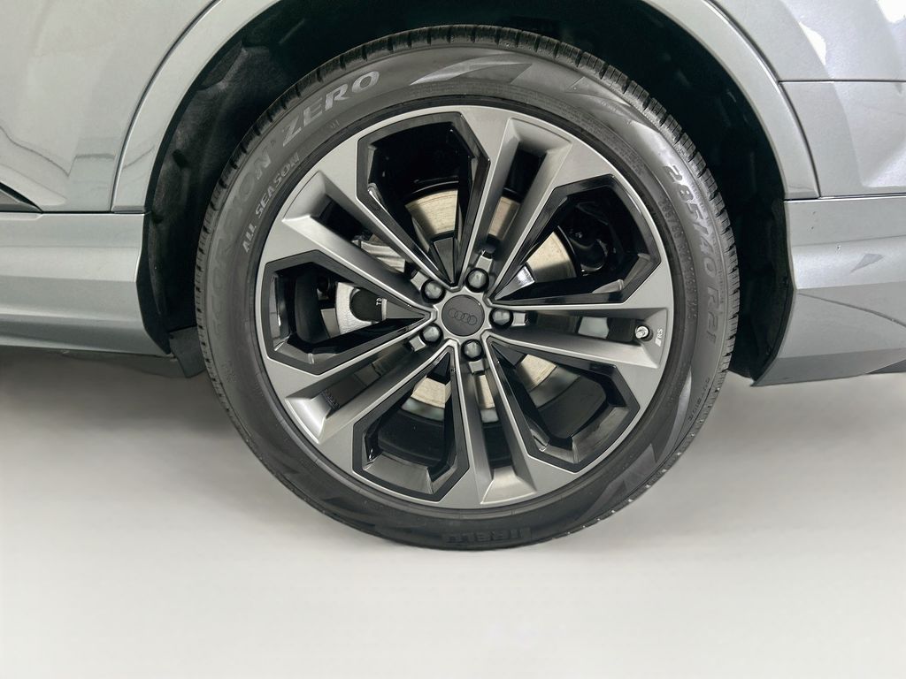 Thumbnail: 2026 Audi Q7 - 30