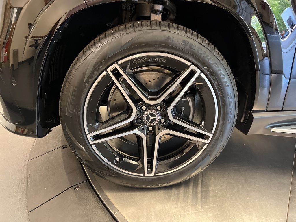 Thumbnail: 2026 Mercedes-Benz GLS - 10