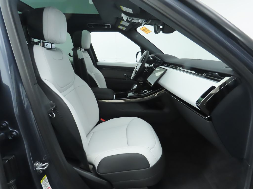 Thumbnail: 2025 Land Rover Range Rover Sport - 20