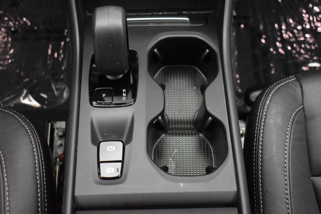 2023 Volvo XC40 B5 Core 27