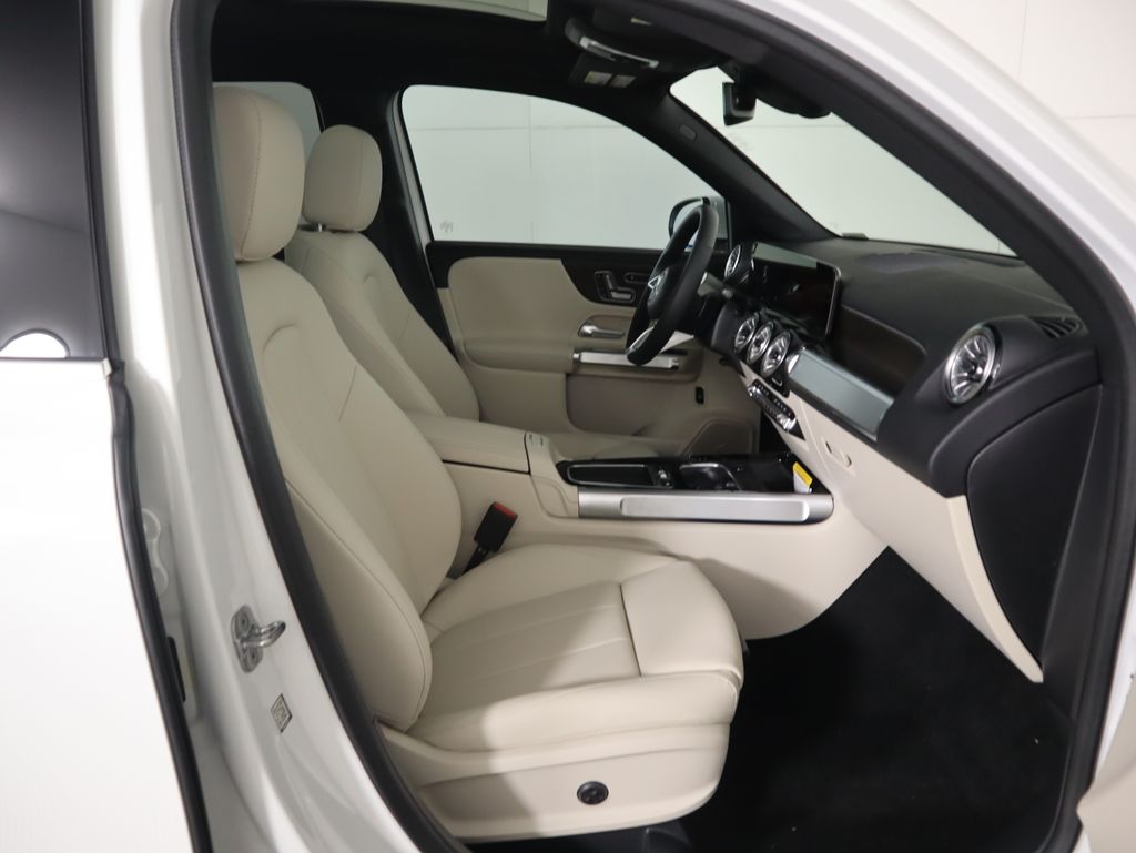 Thumbnail: 2026 Mercedes-Benz GLB - 21