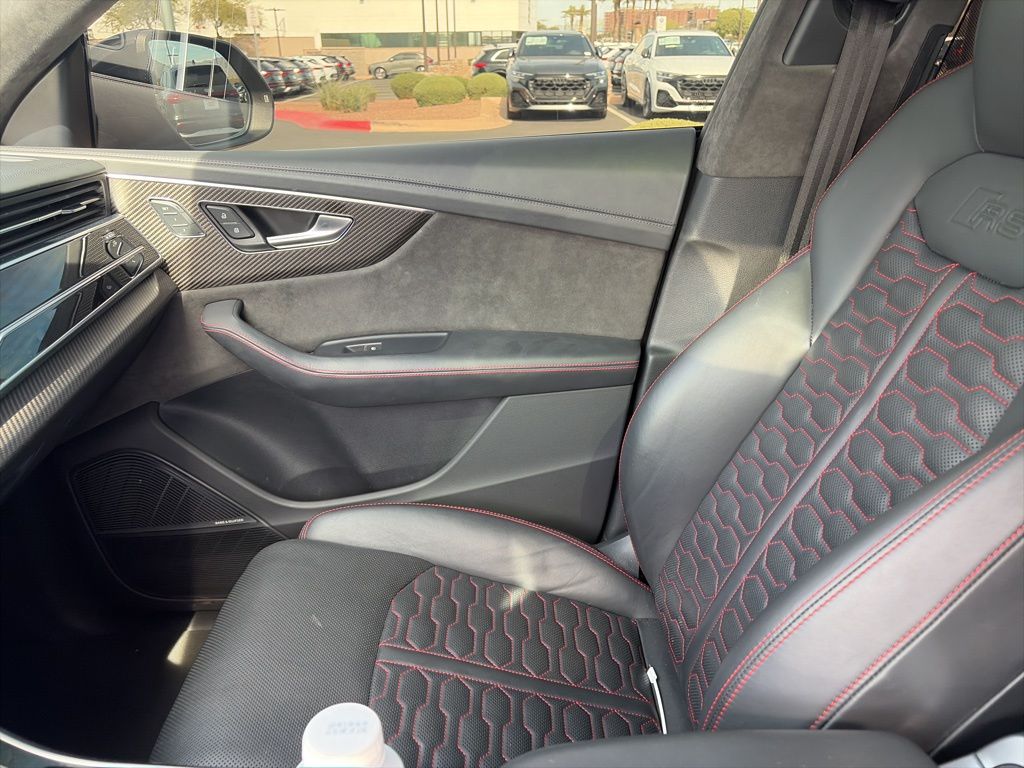 Thumbnail: 2021 Audi RS Q8 - 8