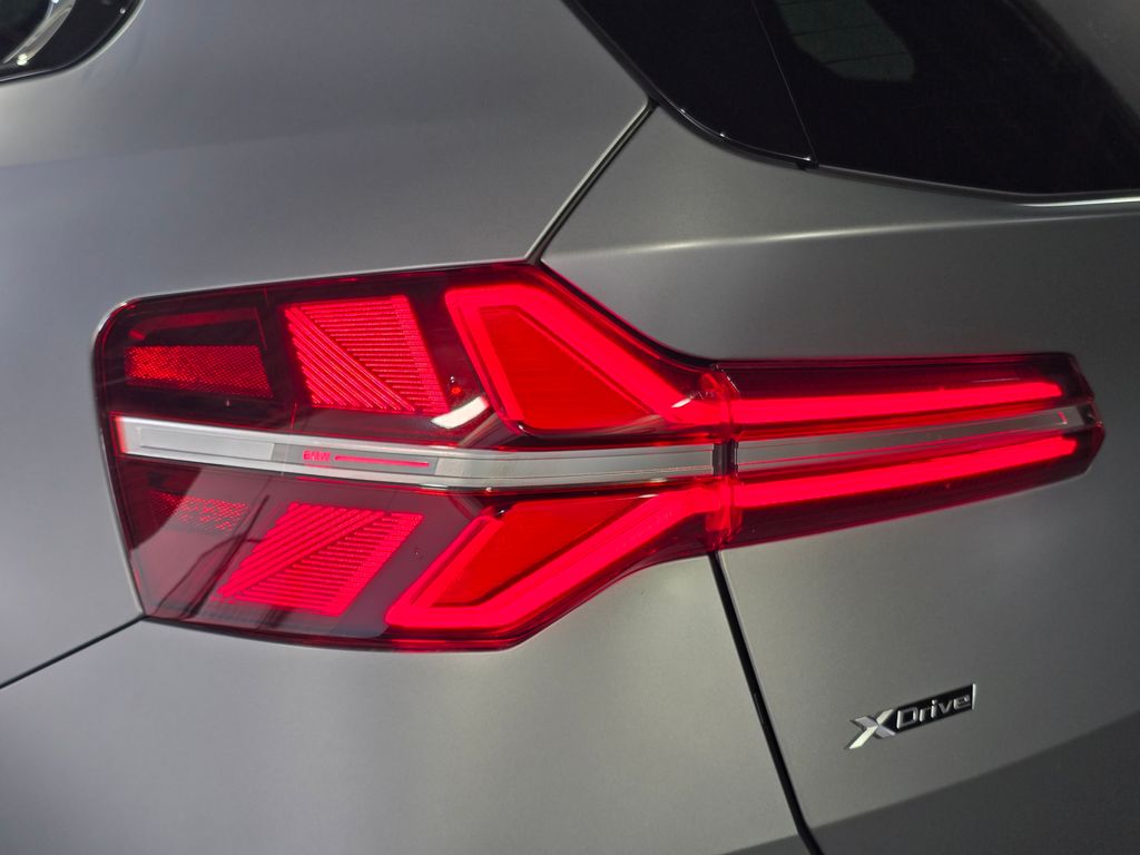 Thumbnail: 2025 BMW X3 - 10