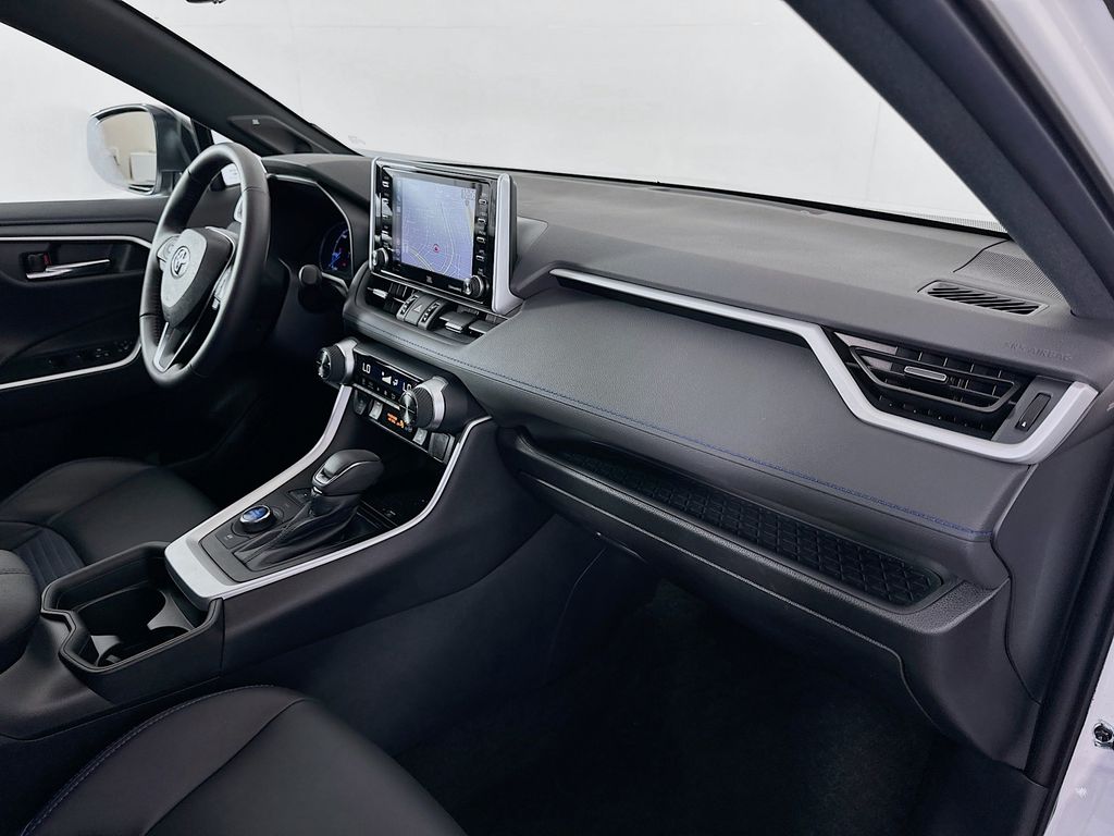 Thumbnail: 2021 Toyota RAV4 - 30
