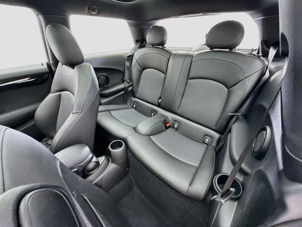 Used 2019 Green MINI Signature image 19