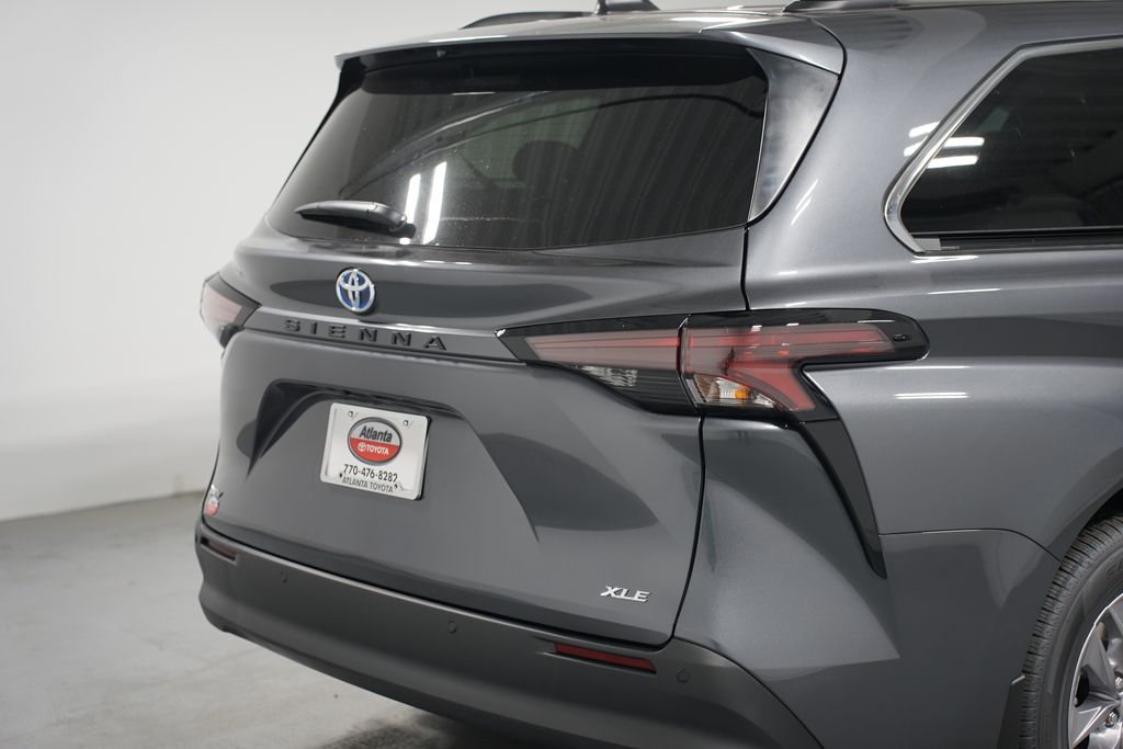 2025 Toyota Sienna XLE 9