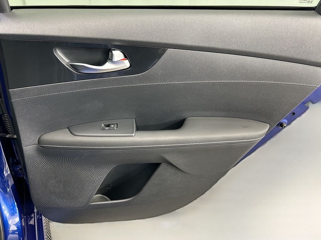 Thumbnail: 2020 Kia Forte - 25