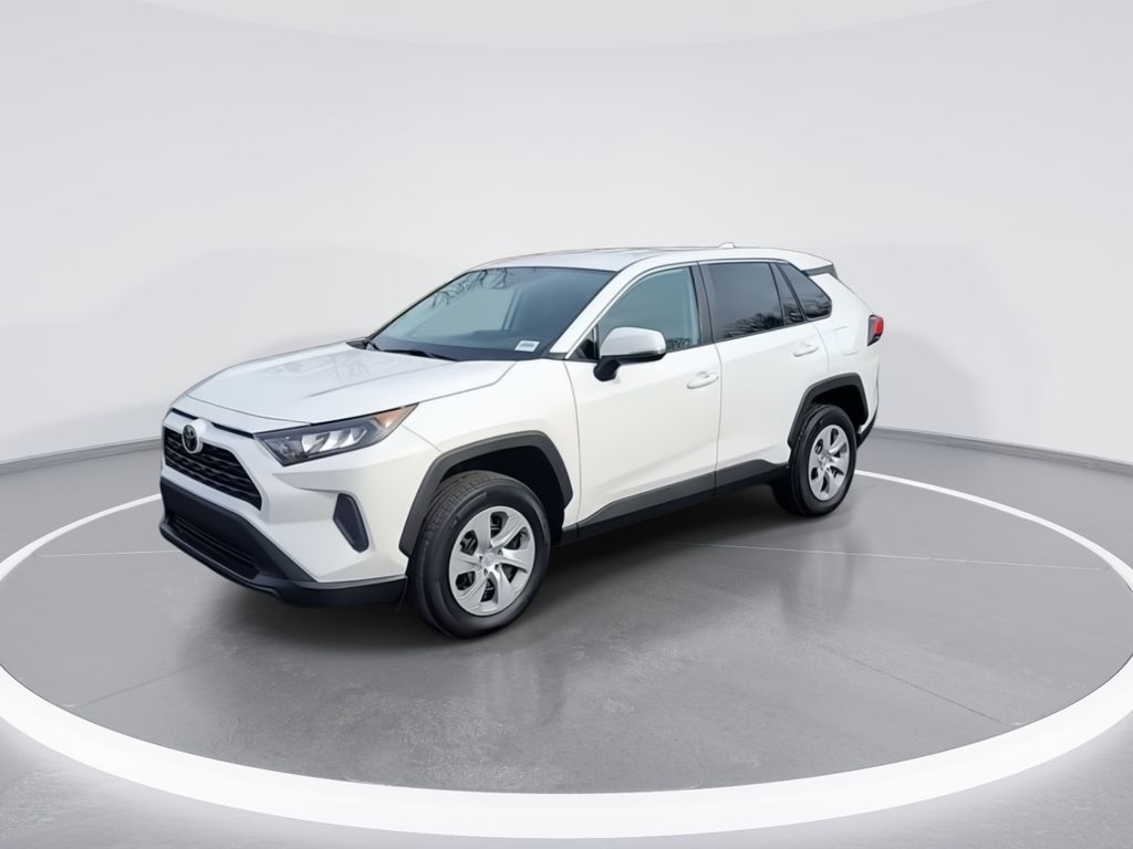 2022 Toyota RAV4 LE 4