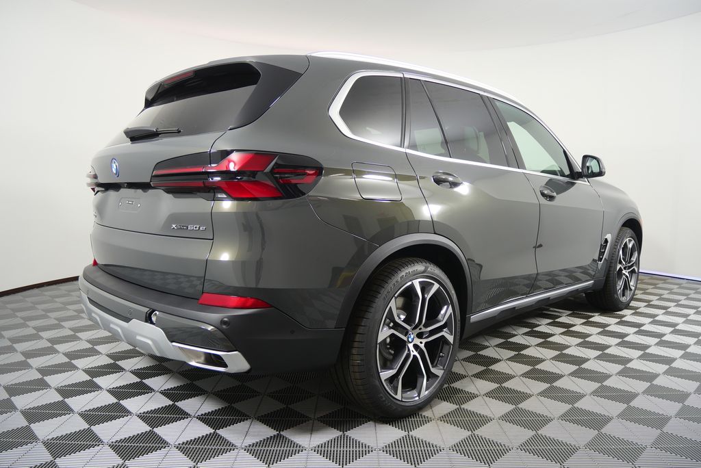 Thumbnail: 2026 BMW X5 - 3