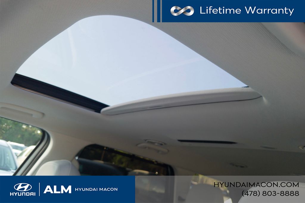 New 2027  Hyundai Blue SEL Premium 8P image 18
