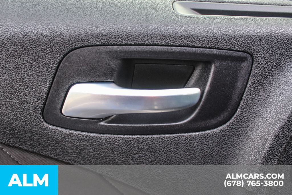 Used 2023 Black Dodge SXT image 37