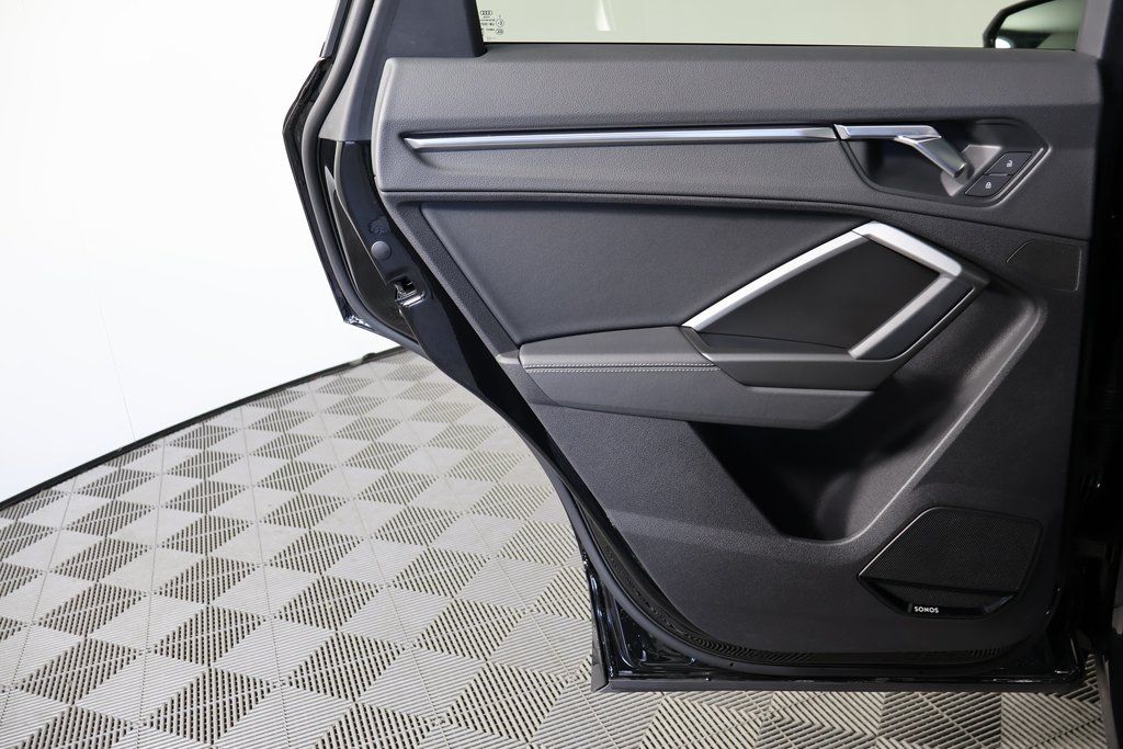 Thumbnail: 2022 Audi Q3 - 11