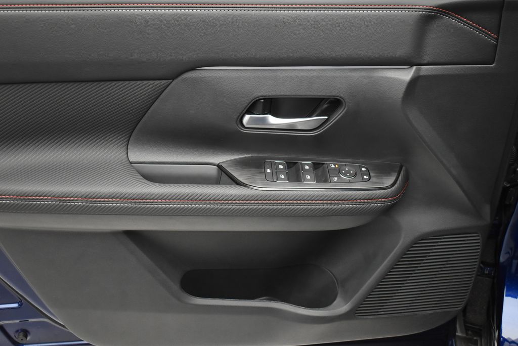 Thumbnail: 2026 Nissan Kicks - 9