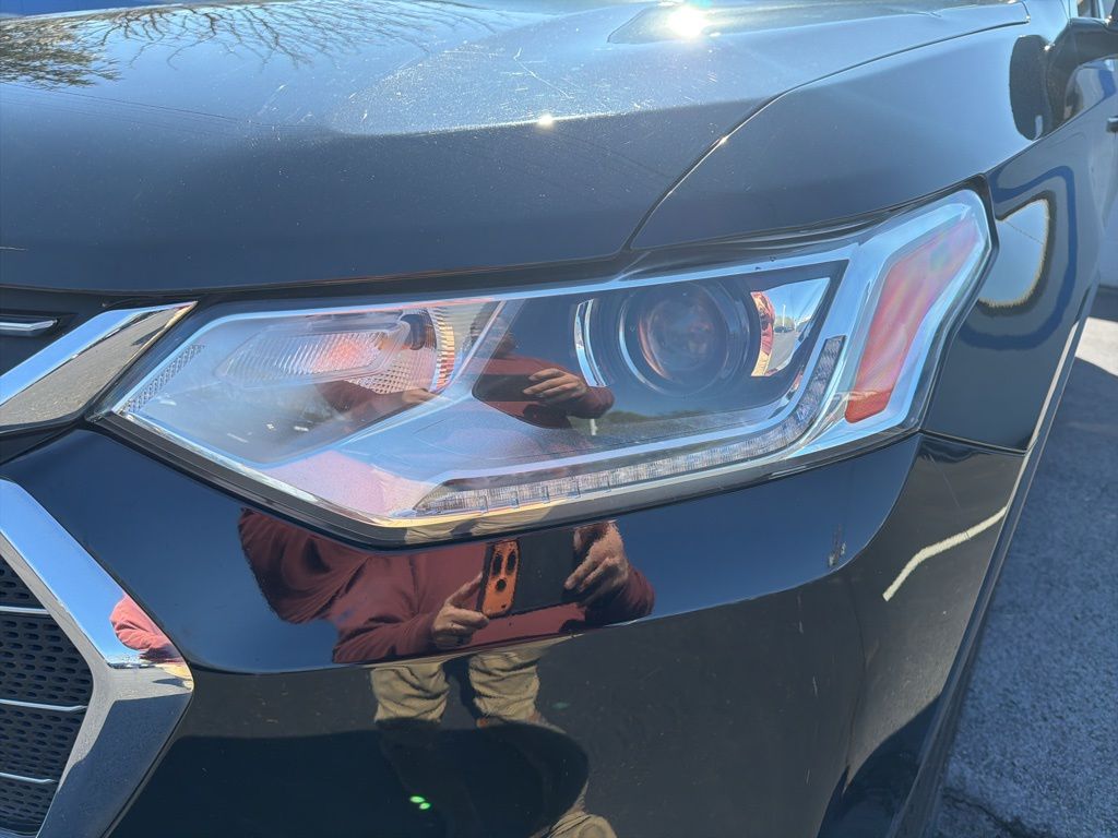 Thumbnail: 2018 Chevrolet Traverse - 9