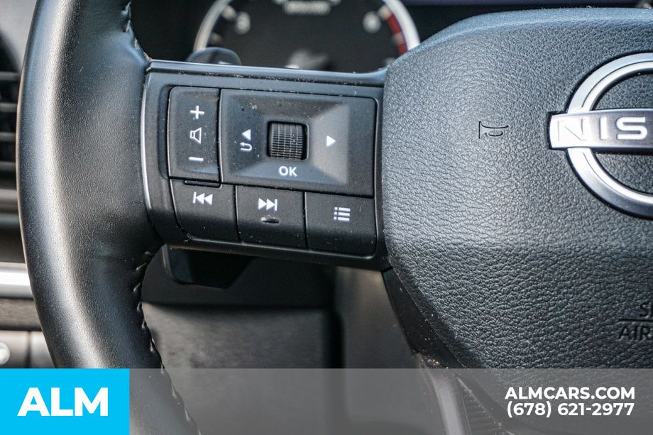 Used 2025 Blue Nissan SV image 29