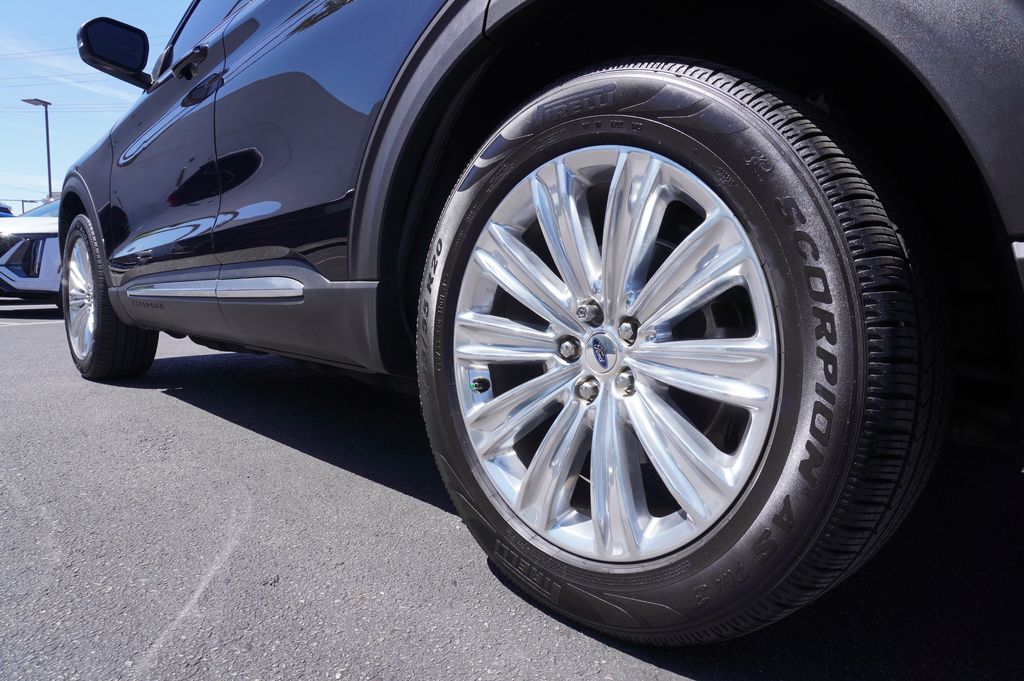 View vehicle photo 6