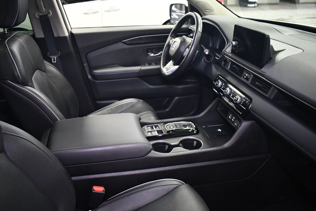 Thumbnail: 2023 Honda Pilot - 32