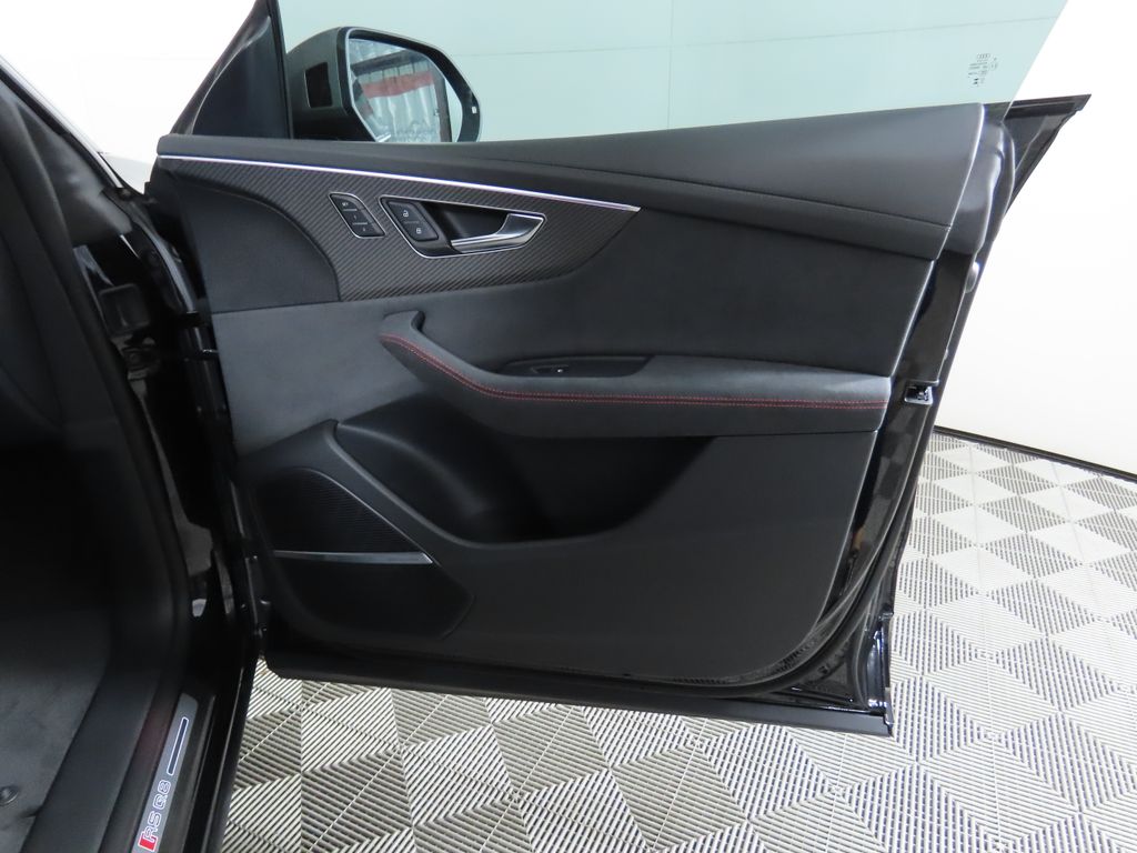 2025 Audi RS Q8 4.0T 23