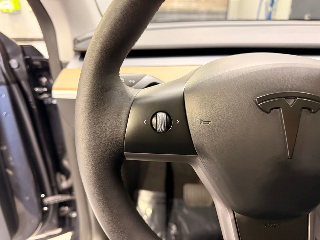 2024 Tesla Model Y Long Range 13
