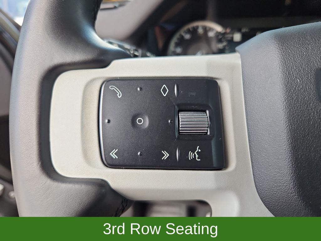 2023 Land Rover Defender 11