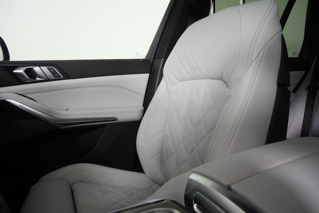 Thumbnail: 2026 BMW X5 - 22