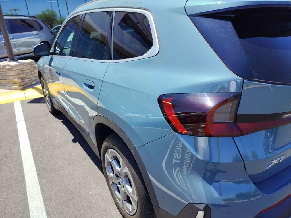 Thumbnail: 2023 BMW X1 - 3