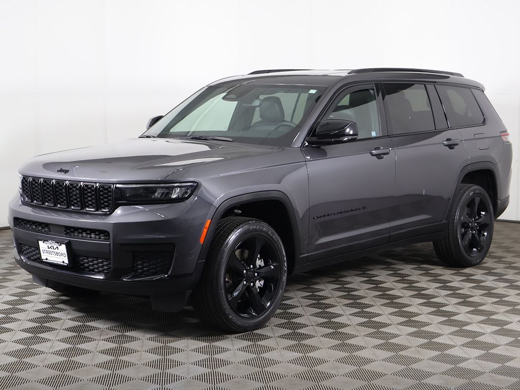 Used 2023 Gray Jeep Altitude image 9