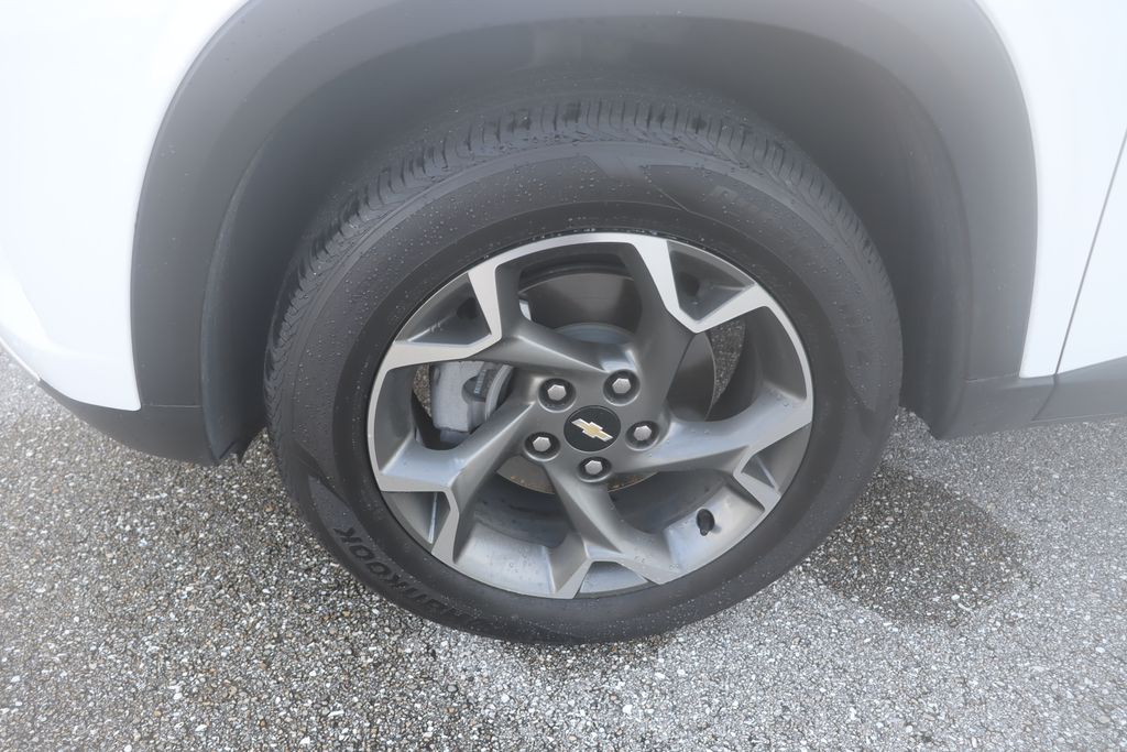 Thumbnail: 2025 Chevrolet Trax - 4