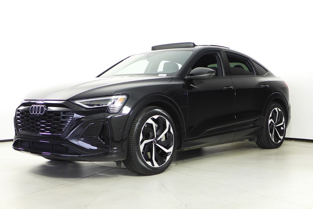 Thumbnail: 2024 Audi Q8 e-tron - 2